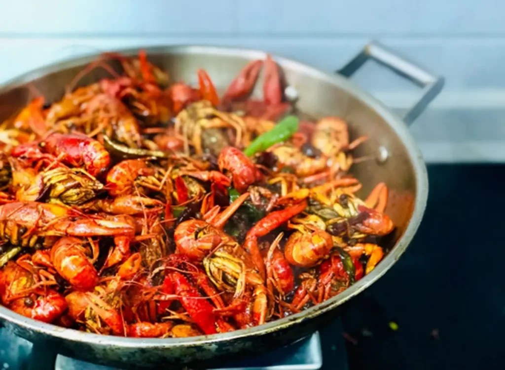 Hapjespan pfas vrij gevuld met roergebakken kreeftjes